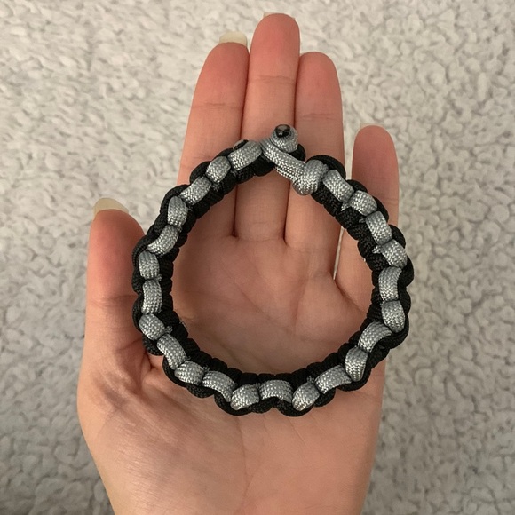 Grey and Black DNA Helix Paracord Bracelet - Picture 5 of 17
